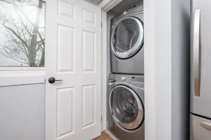 Centre Street Upper 2Bedsuite 4408 YYC Exterior foto